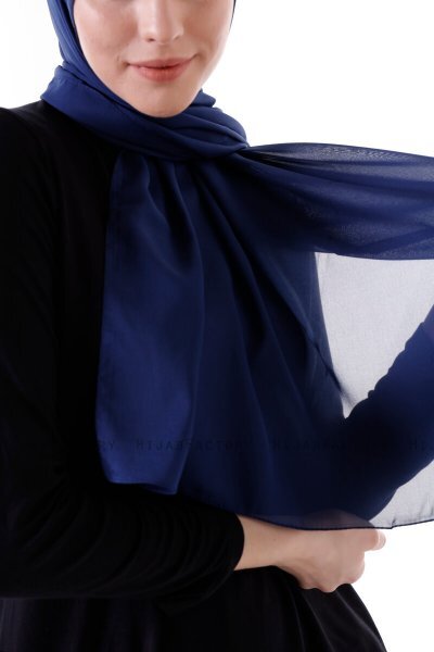 Hadise - Hijab Chiffon Azul Marino