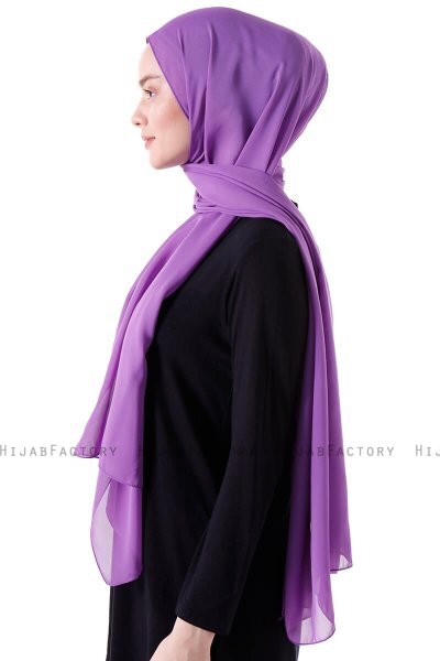 Hadise - Hijab Chiffon Púrpura