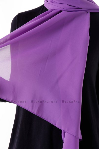 Hadise - Hijab Chiffon Púrpura