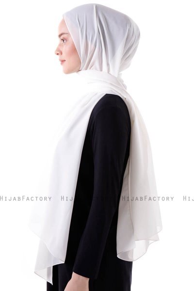 Hadise - Hijab Chiffon Crema