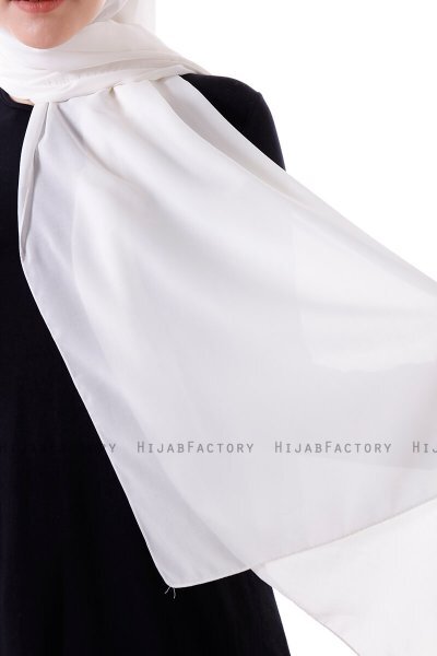 Hadise - Hijab Chiffon Crema