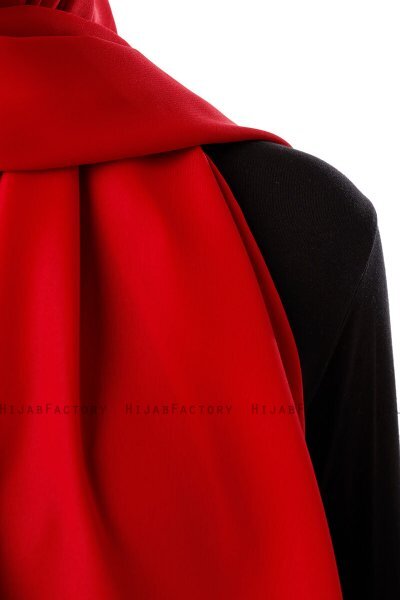 Hadise - Hijab Chiffon Rojo