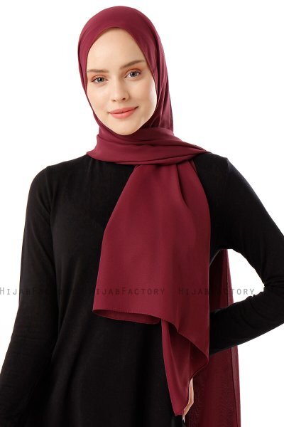 Hadise - Hijab Chiffon Ciruelas