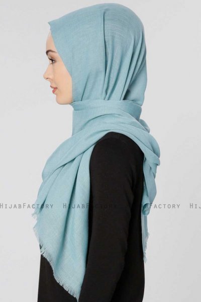 Selma Turkos Enfärgad Hijab Sjal Gülsoy 300224c