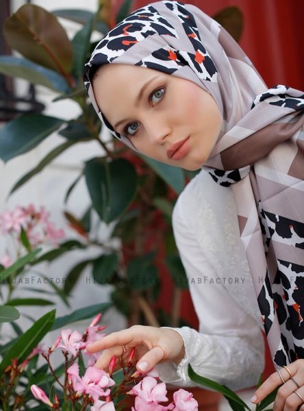 Yumna - Hijab Estampado Marrón Claro